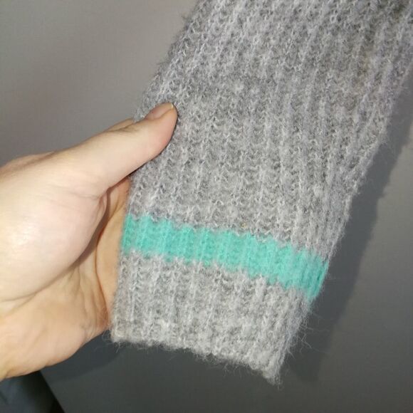 FASHION NOVA Grey & Turquoise Stripes Chunky Knit Cropped Sweater Large - Picture 5 of 13